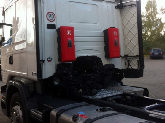 Fire-extinguishers ADR to cabs of trailer trucks